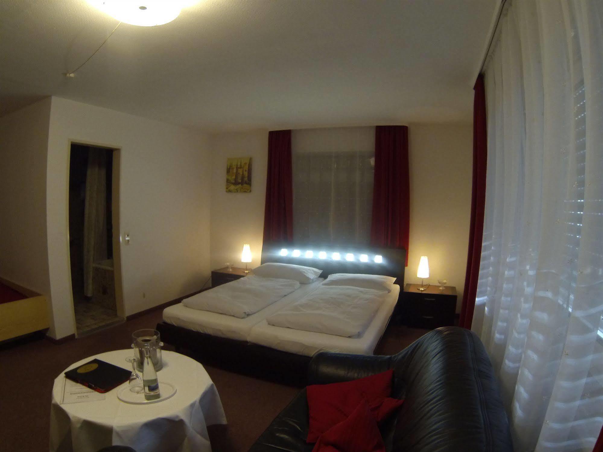 Landgasthof Ochsen Sinzheim Dış mekan fotoğraf